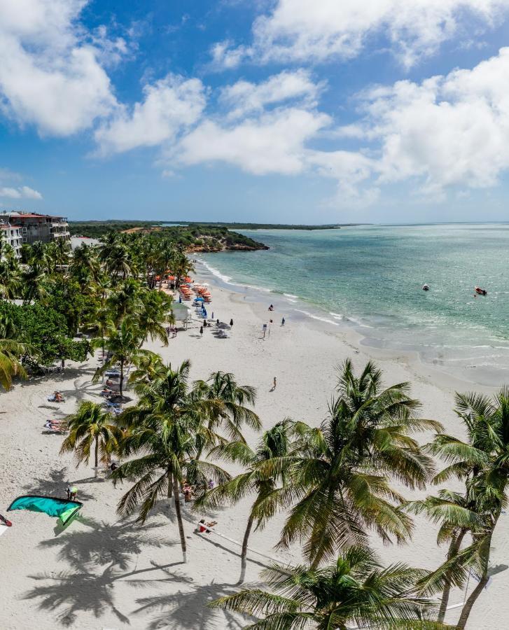 Hotel California Playa El Yaque Exterior photo