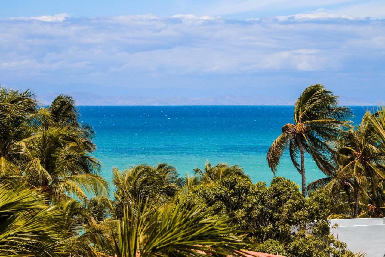 Hotel California Playa El Yaque Exterior photo